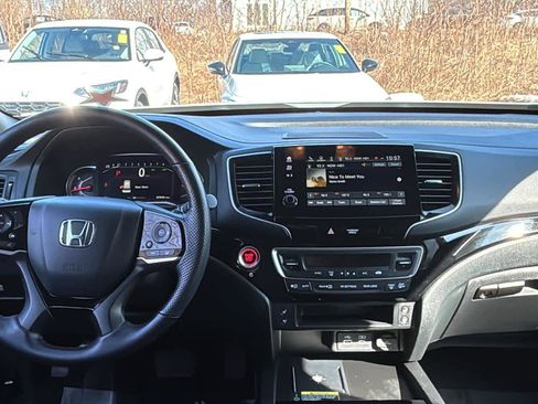 Used 2024 Honda Passport Black Edition image 9