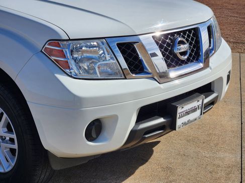 Used 2018 Nissan Frontier SV image 12