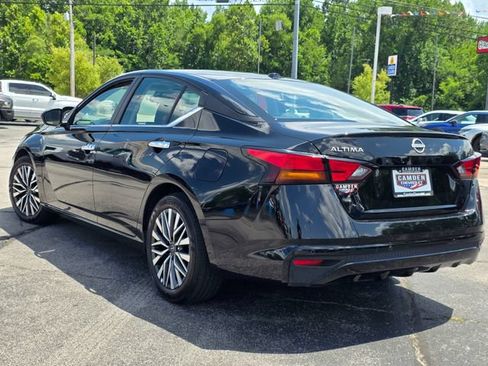 Used 2025 Nissan Altima 2.5 SV FWD image 3