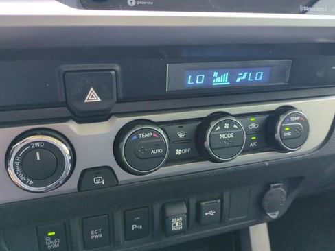 Used 2021 Toyota Tacoma SR5 AWD/4WD image 26