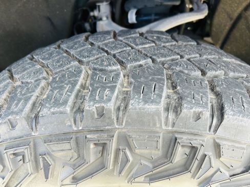 Used 2022 Chevrolet Silverado 1500 ZR2 w/ Technology Package image 46