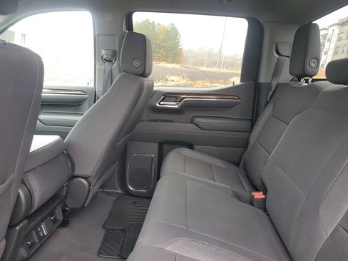 Used 2024 GMC Sierra 1500 SLE image 10