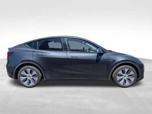 Used 2024 Tesla Model Y Long Range AWD/4WD image 8