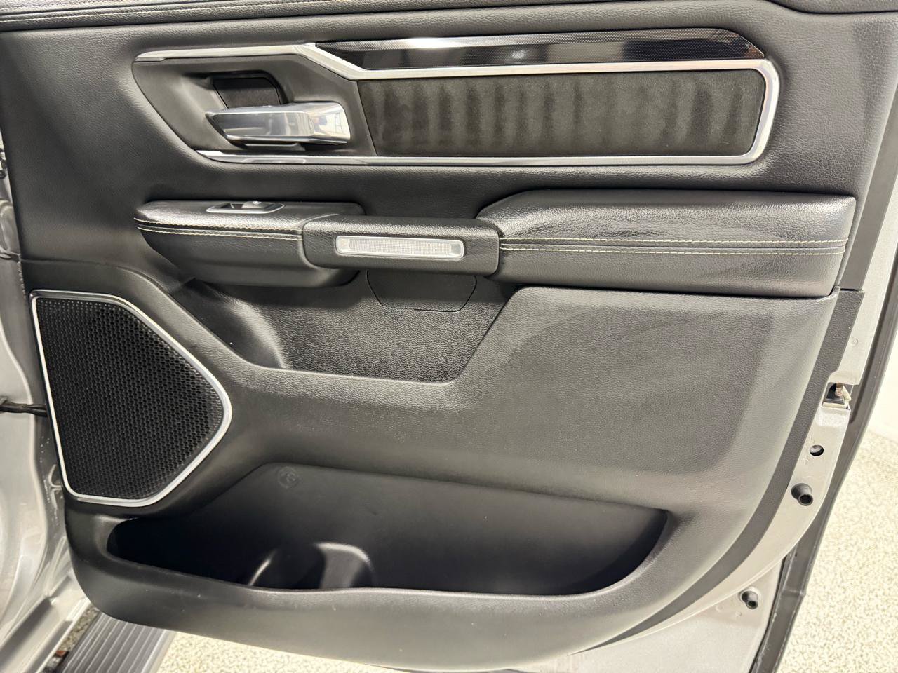 Used 2021 RAM 1500 Laramie w/ Sport Appearance Package AWD/4WD image 11