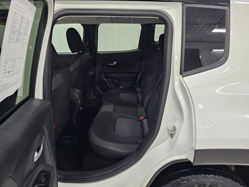 Used 2023 Jeep Renegade Trailhawk AWD/4WD image 11