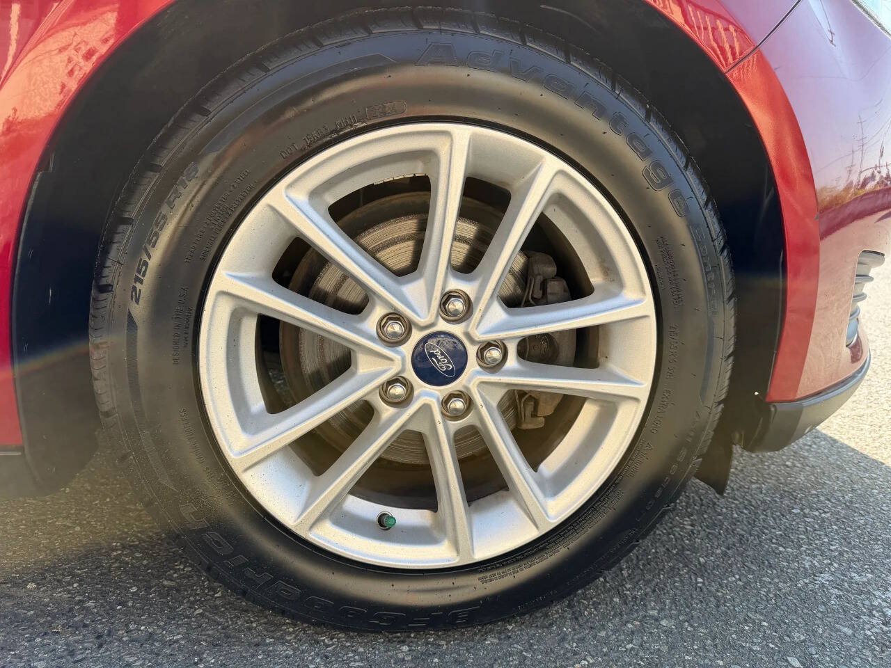 Used 2017 Ford Focus SE w/ Cold Weather Package FWD image 21