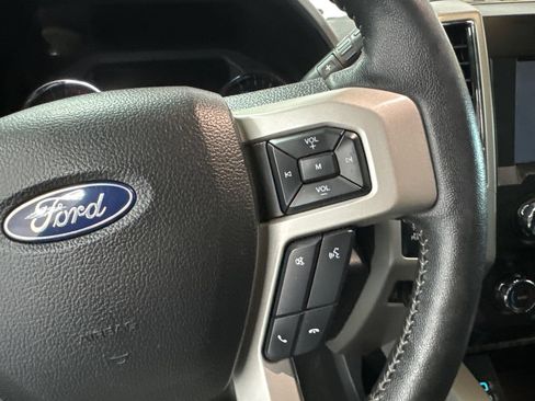 Used 2019 Ford F250 Lariat w/ Lariat Value Package AWD/4WD image 12