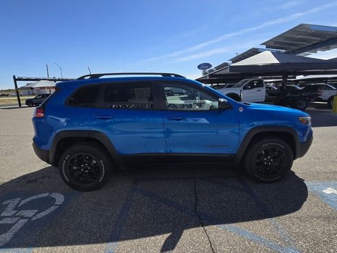 Used 2022 Jeep Cherokee Trailhawk w/ Premium Leather Package image 5