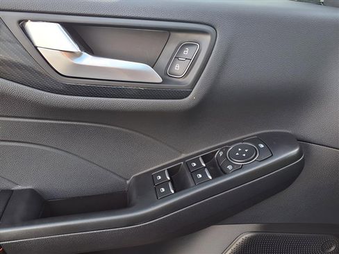 Used 2025 Ford Escape ST-Line w/ Cold Weather Package image 19