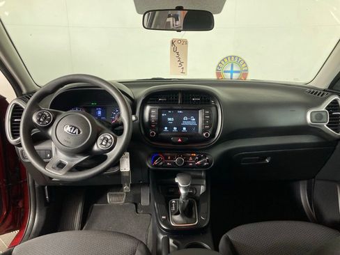 Certified 2021 Kia Soul LX image 6