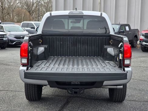 Used 2019 Toyota Tacoma TRD Sport w/ Technology Package image 25