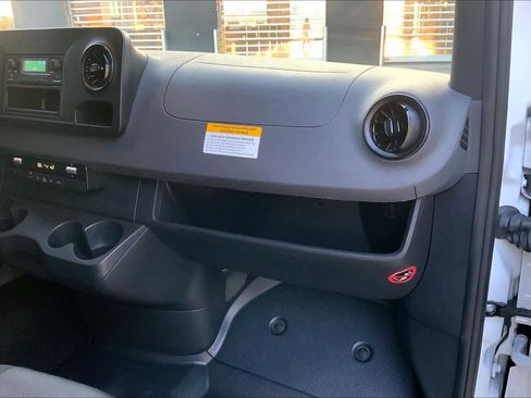 Used 2023 Mercedes-Benz Sprinter 2500 image 16