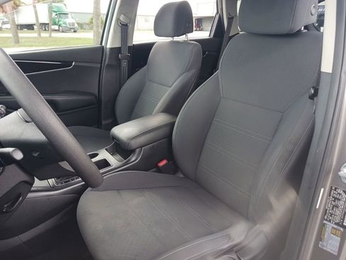 Used 2017 Kia Sorento FWD image 10