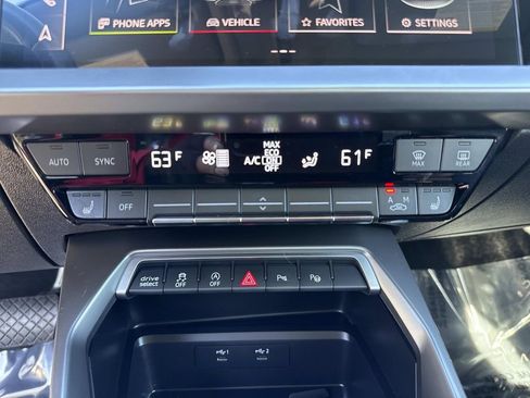 Used 2024 Audi A3 2.0T Premium image 33