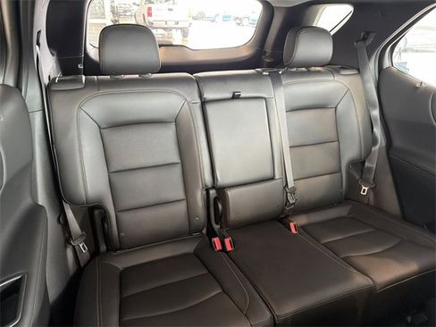 Used 2019 Chevrolet Equinox Premier image 16