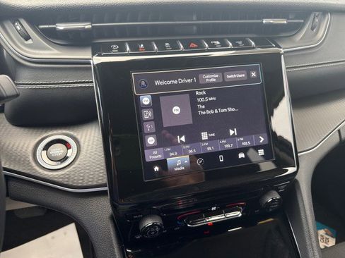 Used 2023 Jeep Grand Cherokee L Laredo image 15