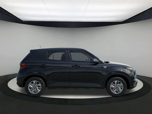New 2026 Hyundai Venue SE image 9