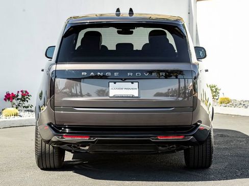 Used 2024 Land Rover Range Rover SE image 8