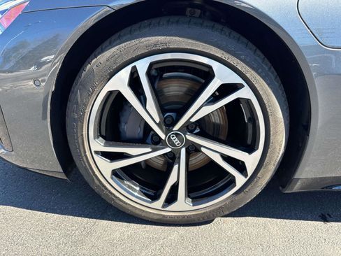 Used 2022 Audi e-tron GT Prestige image 7