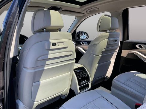 Used 2022 BMW X7 xDrive40i w/ Premium Package AWD/4WD image 22