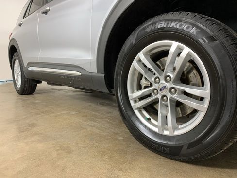 Used 2022 Ford Explorer XLT image 6