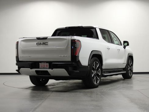 Used 2025 GMC Sierra EV Denali AWD/4WD image 4