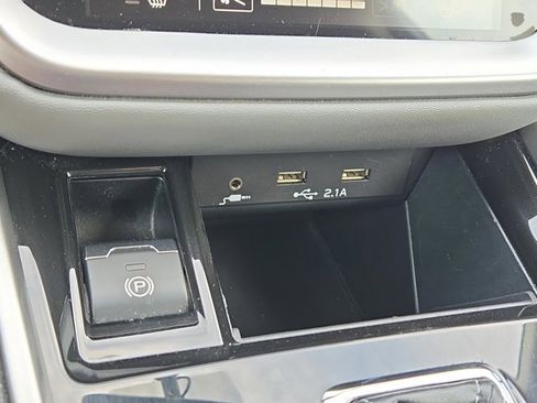 Used 2021 Subaru Outback Premium image 28