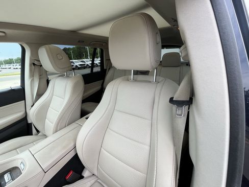 Used 2021 Mercedes-Benz GLS 450 4MATIC image 14