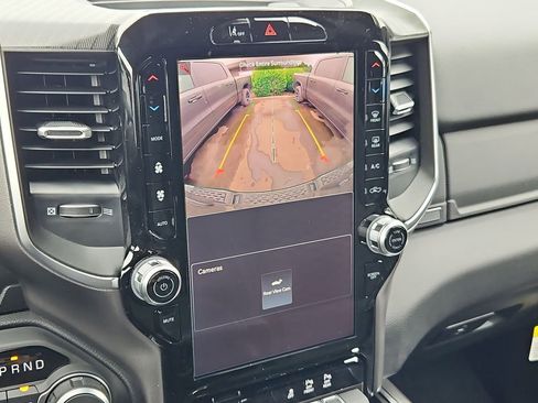 New 2026 RAM 1500 4x4 Crew Cab image 24