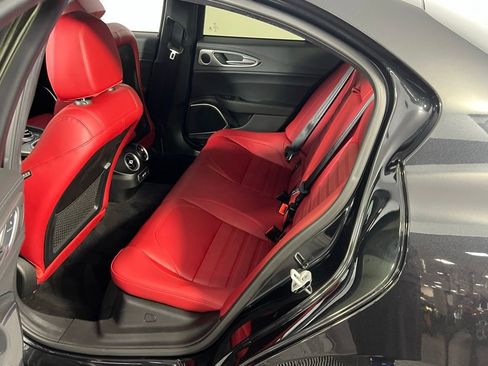 Used 2023 Alfa Romeo Giulia Veloce image 23