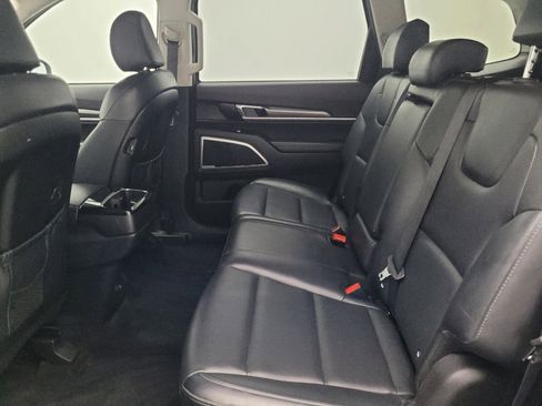 Used 2020 Kia Telluride LX image 18