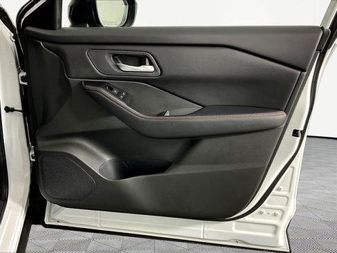 Certified 2025 Nissan Rogue SV AWD/4WD image 27