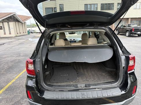 Used 2017 Subaru Outback 3.6R Limited AWD/4WD image 12