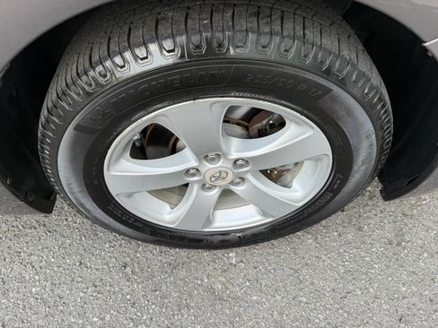 Used 2012 Toyota Sienna LE FWD image 39
