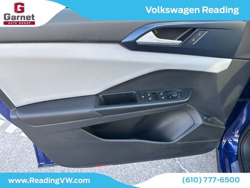 Certified 2023 Volkswagen Taos SE image 11