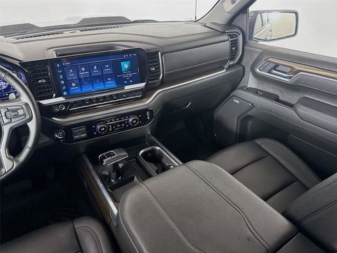 Used 2025 Chevrolet Silverado 1500 LT Trail Boss w/ Convenience Package II AWD/4WD image 25