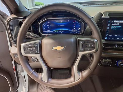 Used 2025 Chevrolet Silverado 2500 LT AWD/4WD image 10