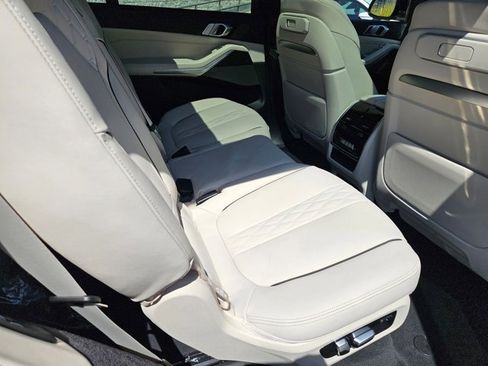Certified 2025 BMW X7 M60i image 19