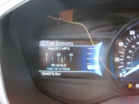 Used 2018 Ford Fusion SE w/ Fusion SE Technology Package FWD image 19