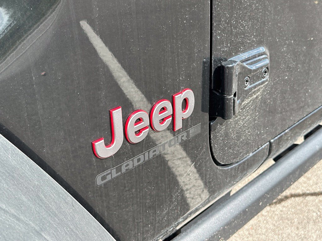 New 2026 Jeep Gladiator Rubicon w/ Steel Power Dome Hood Package AWD/4WD image 40