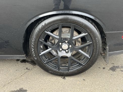 Used 2015 Dodge Challenger R/T Scat Pack w/ Scat Pack Appearance Package image 25