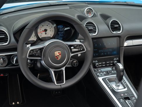 Certified 2024 Porsche 718 Boxster image 20