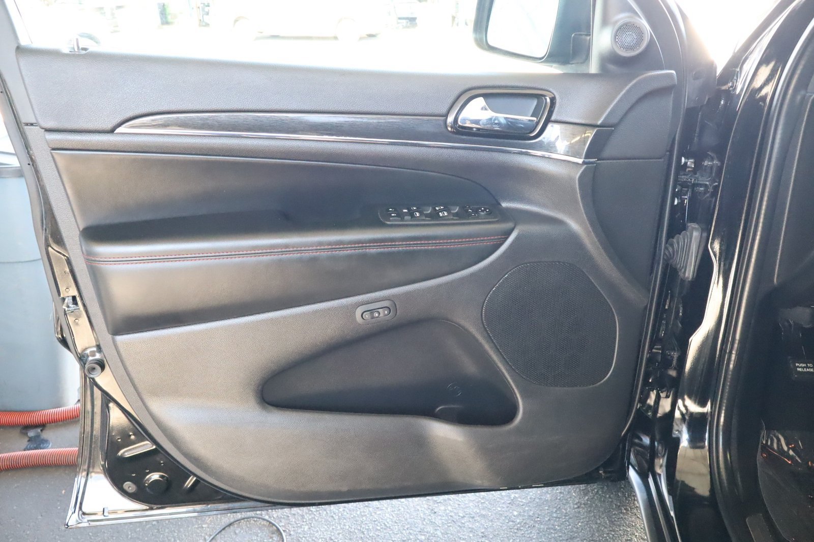 Used 2021 Jeep Grand Cherokee Trailhawk AWD/4WD image 18