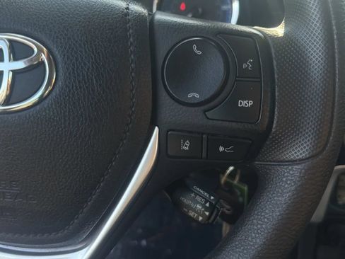 Used 2019 Toyota Corolla LE FWD image 23