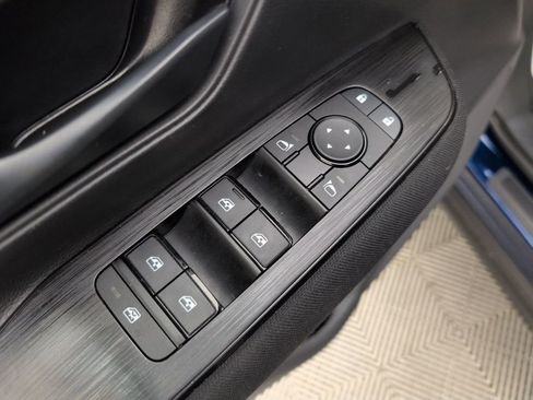 Used 2025 Nissan Kicks S image 39