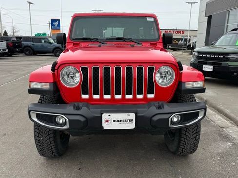 Used 2018 Jeep Wrangler Unlimited Sahara w/ Cold Weather Group AWD/4WD image 31