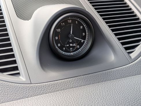 New 2026 Porsche Macan image 22