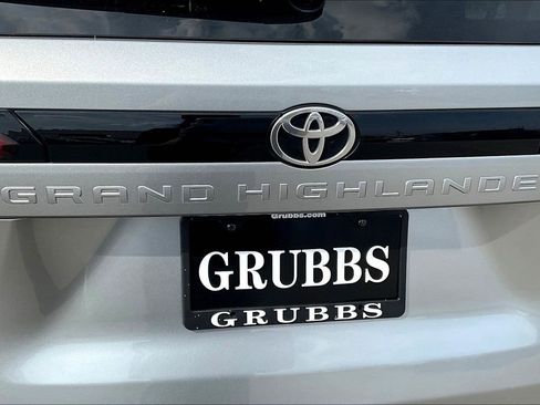 Used 2025 Toyota Grand Highlander FWD image 41