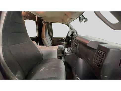 Used 2018 GMC Savana 2500 w/ Driver Convenience Package image 16