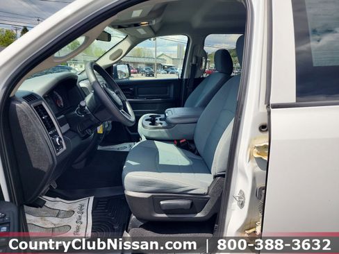 Used 2018 RAM 1500 Express AWD/4WD image 11